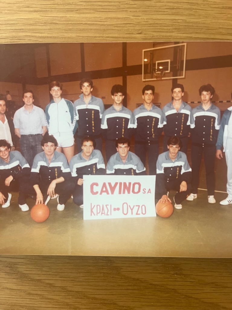 Ομαδική φωτογραφία Κεραυνού Αιγίου σεζόν 1982-1983